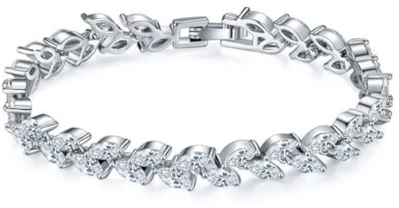 Kim Johanson® Damen Tennisarmband *Glamour* in Silber | Cubic Zirkonia Armband | Armkette mit Kristall Steinen (6mm) | Wasserfest | Schmuck für Frauen | Länge 18,5 cm | Inkl. Schmuckbeutel
