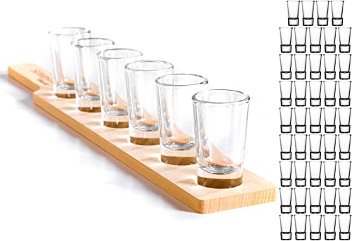 GIESSLE® 50x Schnapsgläser aus stabilem Glas mit dickem Boden Shotgläser Wodka Pinnchen im Set mit einer Schnapslatte