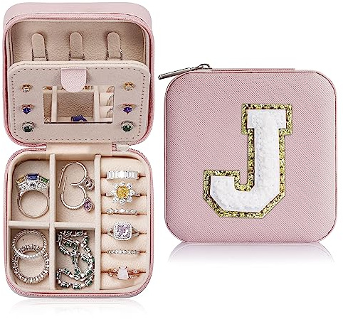 TINGN Personalisiert Geschenke, Schmuckkästchen Mädchen Reise Schmuckaufbewahrung Rosa Schmuckschatulle Buchstaben J Schmuckkästchen Kinder Personalisiert Geburtstagsgeschenk für Frauen Mädchen Kinder