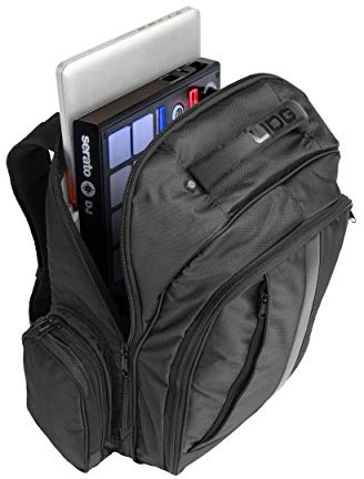 UDG Ultimate Backpack Schwarz, innen Orange (U9102BL/OR) | Controller, 17-Zoll-Laptop und Zubehör sicher transportieren; gepolsterte Fächer aus wasserabweisendem Nylon