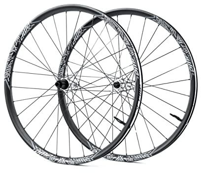 PMP Nitro Carbon Race - 29 MTB Boost Carbon-Laufradsatz für XC-Marathon. Paargewicht 1310 Gramm. 75 mm erhöhter interner Kanal. Leicht, widerstandsfähig, zuverlässig. Anpassbare Farbe.