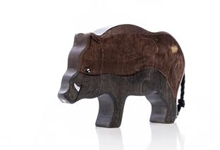Lilu® Wildschwein Keiler mit leuchtendem Herz, Wald-Holztiere handbemalt, Holzspielzeug aus FSC®-Holz, EN71 und DEKRA Zertifiziert - 13,5cm x 9,5cm x 2,8cm