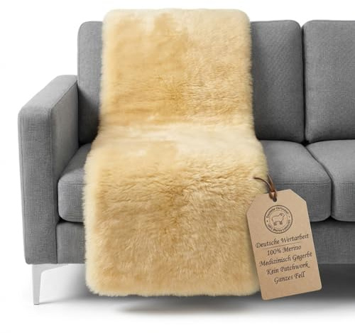 LANAMED 50x150cm Sesselauflage Lammfell - Weich, warm & atmungsaktiv | echtes Premium Schaffell, medizinisch gegerbt & chromfrei | Ideal für Senioren, Sessel, Bett oder Rollstuhl.