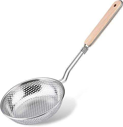 TENTA KITCHEN Micro-Perforated Stainless Steel Pasta Basket Mesh Spider Food Dumpling Noodle Strainer,Fine Mesh Skimmer Kitchen Fine Sieve Mesh Strainer with Wooden Handle (Dia:6.29 inch (16cm))