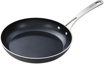 Kyocera Keramikpfanne, Bratpfanne mit keramischer Antihaft-Beschichtung, 26 cm, frei von PFAS/PTFE, Griff aus Edelstahl, für alle Herdarten geeignet, Anthrazit