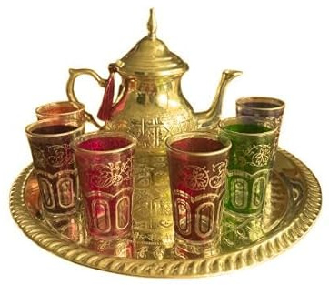 Grande Théière Marocaine Artisanale 750ml avec Plateau Gravé en laiton Doré et 6 Verres à Thé – Élégance Authentique de Fès