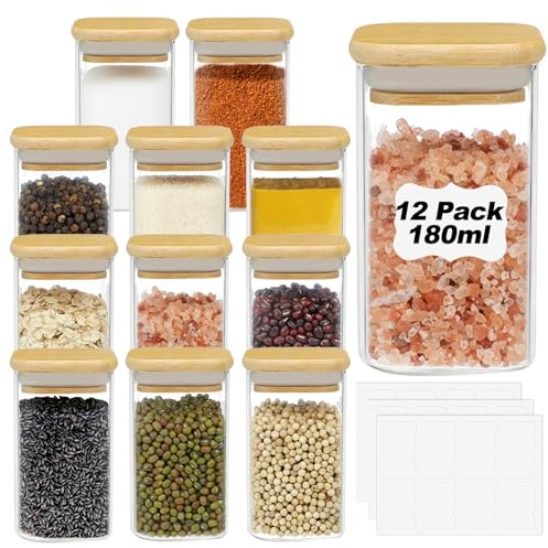 YUEYEE Barattoli per Spezie in Vetro con Coperchi ed Etichette,Confezione da 12 Barattoli Quadrati in Vetro da 6OZ/180 ml con Coperchi per Spezie,Sale,Semi,Zucchero,Caffè,Tè e Contenitori per Spezie