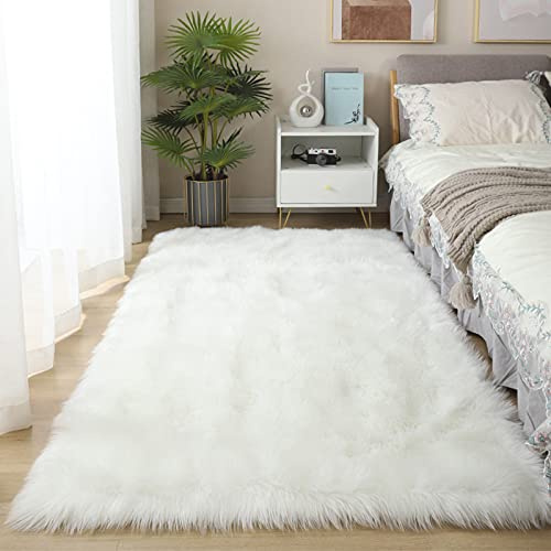 Tenrany Home Faux Lammfell Schaffell Teppiche, 80 x 120cm Weiß Flauschig Kunstfell Fellteppich Lammfellimitat Flauschteppich für Wohnzimmer Schlafzimmer Kinderzimmer Bettvorleger (Weiß, 80 x 120cm)