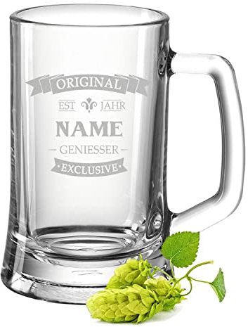 GRAVURZEILE Bierkrug mit Gravur - Original Design - Personalisiert mit Namen & Jahr - Geschenk für Männer - Geschenke für Papa zum Vatertag Geburtstag oder zu Weihnachten - Größe: 0,5 L