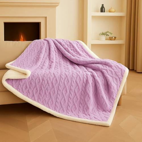 Plaid XXL 230x200 cm – Coperta super morbida e calda BOSALONI HOME, plaid elegante da divano e letto con lavorazione a rilievo – Autunno Inverno – Viola Pastello