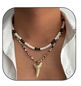 IQPDYV Collar de concha de Puka para hombre, collar de dientes de tiburón en capas, collar de cuentas de madera negra y marrón, collares de conchas marinas de coco, collares hawaianos de verano para