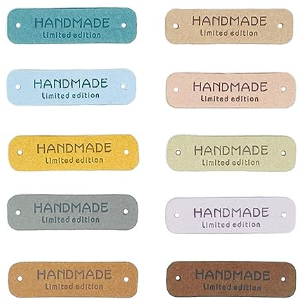 Juland 50 Stück Handmade Kunst Leder Labels Etiketten Tags PU Kleidung Tasche Näharbeit DIY Kleideretiketten Rechteck Nähen Webetiketten Lederlabel Schilder Aufnäher Handarbeit – 1.5x5cm- 10 Farben