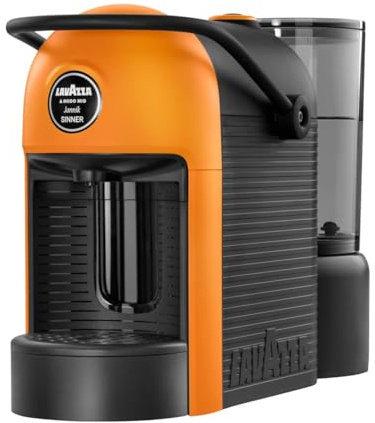 Lavazza, A Modo Mio Jolie Evo Jannik Sinner, Macchina per Caffè Realizzata con 36% di Plastica Riciclata, Griglia Poggia Tazza Rimovibile, Spegnimento Automatico, 1250W, 220–240 V, 50–60 Hz, Arancione