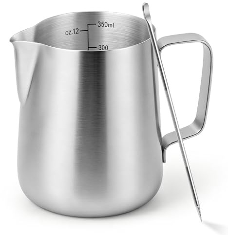 Milchkännchen, 350ml/12oz Milchkanne Barista mit Skalenlinie und Latte Art Stift, Kaffee Begleiter Milchschaum Kanne, Metall Barista Zubehör, geeignet für Cappuccino, Latte und Espresso