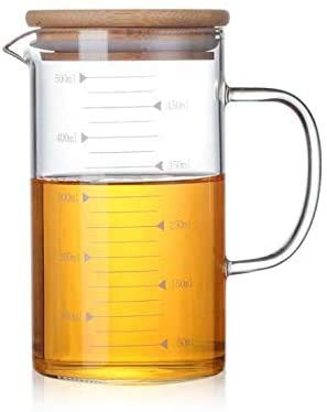 Verre Doseur Tasse à Mesureur en Verre Résistant à la Chaleur Mug Liquide Micro-ondes Verre à Mesure Cuisson Transparent Bécher Gradué avec Couvercle pour Lait Café Pichet d'Eau Chaude Froide (500ML)