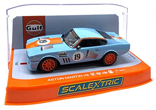 Scalextric Aston Martin V8 Gulf #19 Rikki Cann Racing 1:32 Slot Race Car C4209