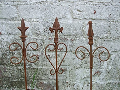 3 Stück dekorative Rankstäbe, Rankhilfe, verzierte Spitze, Eisen, Rost
