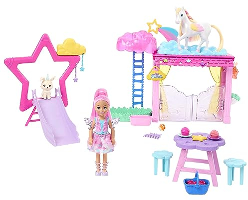 Barbie Chelsea-Puppe und Baby-Pegasus Spielset, geflügeltes Spielzeugpferd, Barbie A Touch of Magic Ein verborgener Zauber Set mit Stall, einem Hasen und Zubehör, JCW56
