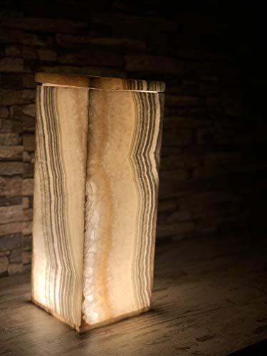 Maison Zoe Alabaster Steinlampe Tischlampe Quader massiv mit Standfüßen perfekt für Wohnzimmer - handgeschnitzte Nachttischlampe Schlafzimmer - Kinderzimmer ~ 3Kilos (Der Klassiker)