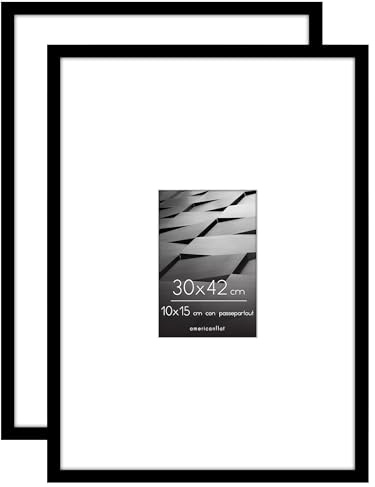Americanflat Cadre 30x42 cm Noir - Cadre Photo 10x15 cm avec Passe-Partout ou 30x42 cm sans Passe-Partout - Plexi Poli - Suspension Verticale ou Horizontale - Lot de 2