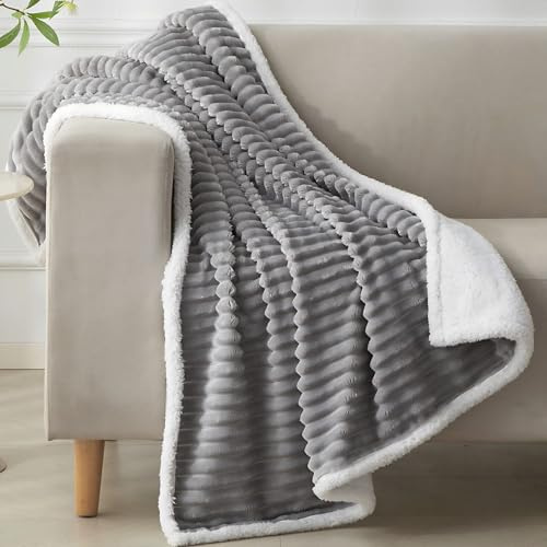 COZYXWORLD Flannel Sherpa Blanket 520GSM, Heavyweight Soft Warm Reversible Throw with Striped Ribbed Design, Plush Fleece Bedspread for Sofa & Bed, Machine Washable, 130x150cm, Grey