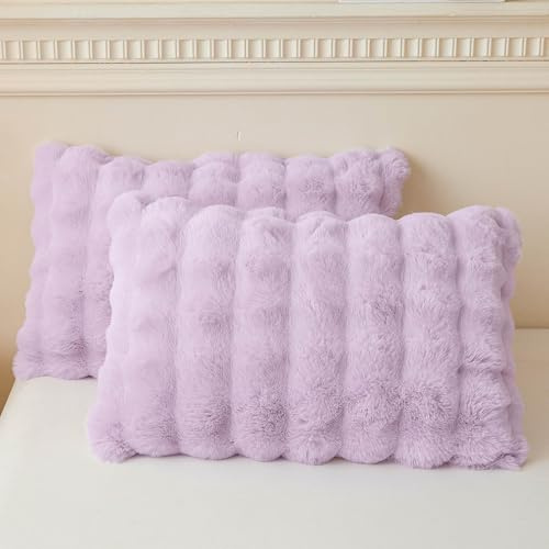 LIFEREVO Faux Rabbit Fur Standard Pillow Cases 50x75cm Set of 2, Lavender | Soft Fluffy Bubble Bed Pillowcases with Zipper, Washable Decorative Light Purple Fuzzy Long Pillow Shams Bed Couch Office