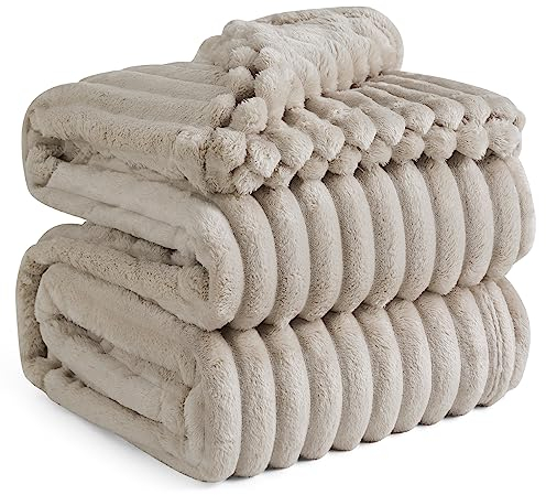 Bedsure Couverture Moelleuse en Polaire – Couverture Douce et Chaude en Cordon Grossier pour lit et canapé Beige, 220 x 240 cm