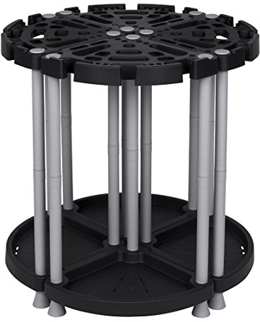 Variabler XL Gartengerätehalter aus robustem Kunststoff in Schwarz/Grau. Teilbar als Eck- oder Wandlösung. Für viele Geräte, wie Besen, Spaten, Rechen, u.v.m. Maße: Ø 73 x 77,5 cm