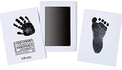 Baby Fuß- oder Hand-Abdruckset CleanTouch von kiinda | Stempelkissen mit 2 hochwertigen Druckkarten | Inkless - Babyhaut kommt nicht mit Farbe in Berührung (Groß Schwarz)