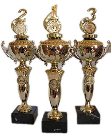 3er-Serie Henkel-Pokale (1, 2, 3 goldfarben) mit Wunschgravur und Wunschemblem. Für über 50 Sportarten verfügbar. (American Football, Angeln, Badminton, Baseball, Basketball, Billard, Boule (Petanque), Bowling, Boxen, Dart, Eishockey, Eiskunstlauf, Eisschnelllauf, Eisstock, Fechten, Feuerwehr, Fussball, Tischfussball, Gewichtheben, Go-Kart, Golf, Gymnastik, Handball, Feldhockey, Hundesport, Judo, Ju-Jutsu, Kaninchenzucht, Karate, Katzenzucht, Kegeln, Leichtathletik, Minigolf, Motorsport, Mountainbike, Musik, Oldtimer (Motorrad), Oldtimer (Auto), Radsport, Reiten, Rhönrad, Ringen, Rodeln, Rudern, Schach, Schützen, Schwimmen, Segeln, Skat, Ski (Abfahrt, Langlauf, Slalom, Biathlon, Kombination, Skispringen), Snowboard, Squash, Surfen, Tanzen, Taube