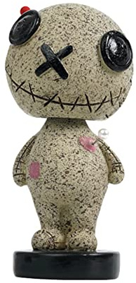 Auto Dekorationen Halloween Ornament Kopfschüttelnde Voodoo Puppe mit Sockel Niedliche Wackelkopf Voodoo Figuren Halloween Karneval Auto Ornament Auto Armaturenbrett Dekorationen Dekofigur Tischdeko