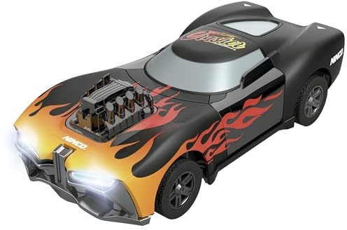 Ninco - Crasher radiostyrd bil med ljus, 3 hastigheter och när den träffar ett hinder flyger motorhuven och dörrarna upp i luften. Drivs med batterier. Från 6 år (NH93194)