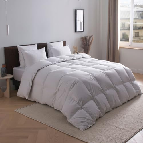 DROUAULT - Couette Tempérée Eclipse 240x260 cm - Garnissage 50% Duvet de Canard Naturel - Enveloppe 100% Percale de Coton - Lit 2 Personnes - Piquage Carreaux Cloisonnés