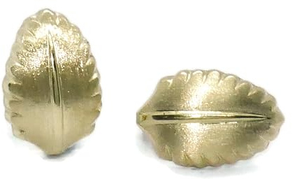 Orecchini da donna in oro giallo 18 carati a forma di foglia opaca e lucida.