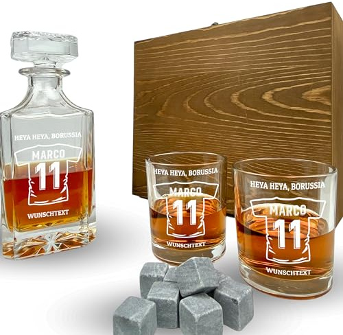 Whisky Set mit Gravur Trikot personalisiert mit Name und Wunschtext Karaffe 700 ml und Gläser Fußball Sport Handball graviert Geschenkset (Box mit 1 Karaffe, 2 Gläsern und 8 Whisky-Steinen)