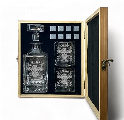Whisky Set mit Gravur Motorrad personalisiert mit Name Karaffe 700 ml und Gläser verschiedene Motive Motorradfahrer Biker Geschenk (Motiv 2: Skull, Box mit 1 Karaffe, 2 Gläsern und 8 Whisky-Steinen)