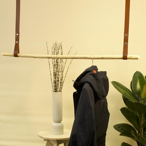 herbeschick.® Hängegarderobe Naturbursche | geschälter Naturstock | braune Lederriemen aus Büfelleder | verschiedene Größen | Made in Germany (Goldene Beschläge, Riemen: 80 cm; Stock: 70 cm)