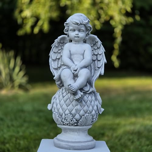 FABRIQ Statuette d'ange sur une boule de 37 cm – Fonte de pierre robuste, résistante au gel, massive, en pierre, sculpture décorative