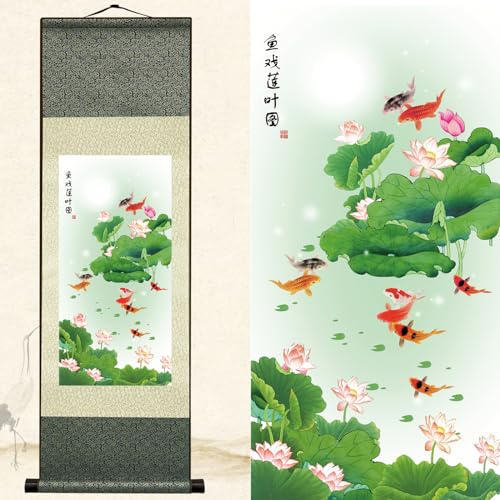 Newscz Asiatische Wandkunst für Wohnzimmer Orientalische Chinoiserie Dekor Vertikaler Wandteppich Seiden-Scroll-Kunstposter Koi - Fisch, der unter Lotusblättern spielt, aufsteigend, fertig zum