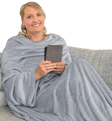 L.E.M.B. Hometrends Kuscheldecke mit Ärmeln TV Decke Sofadecke Ärmeldecke Wohndecke Fleecedecke Mikrofaser Strokkur 150 x 180 cm hellgrau