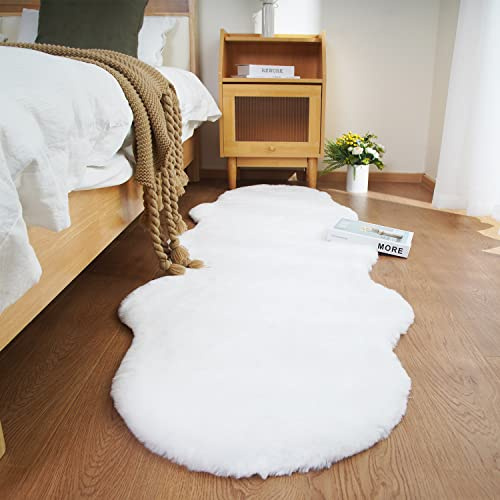 Ghouse Tapis Blanc Faux Peau de Mouton 60 x 180cm Shaggy en Peau en Fourrure synthétique Fourrure Lavable Tapis