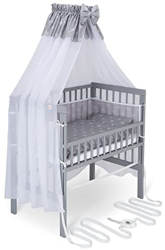 FabiMax Baby Beistellbett für Boxspringbett, TÜV geprüft 2022, inkl. Matratze und Komplett Set, Buche massiv grau, Air/weiße Sterne auf grau