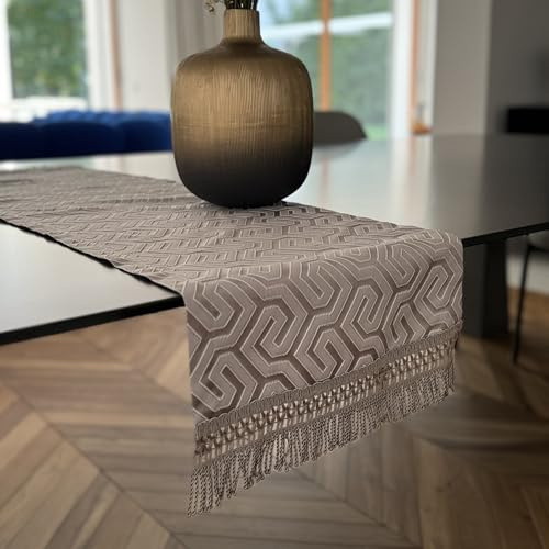 Runner da Tavolo in Raso Jacquard 134x39,5 cm con Frange – Elegante Centro Tavola Rettangolare – Made in Italy – Bifulco Biancheria (Tortora)
