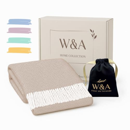 W&A Plaid en Coton Bouclé, Jeté de Canapé Décoratif, 130 x 170 cm, avec Boîte Cadeau et Sachet de Lavande Française (Beige Sable)