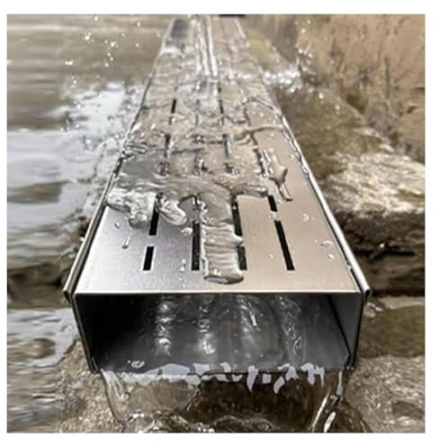 Canal de drenaje lineal de perfil bajo con rejilla de metal para una gestión eficiente del agua de lluvia en calzadas, patios y cubiertas de piscinas