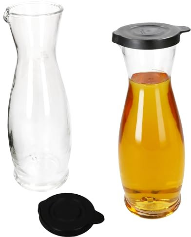 MamboCat MIA MISURA - Set di 2 caraffe per vino con coperchio in plastica nera, 1 litro, calibrato, con beccuccio per vino, acqua, succo, latte & Co.