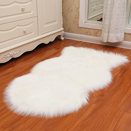 ELLECILA Faux Sheepskin Rug - Fluffy Fur Rug - Sheepskin Throw Washable Non Slip Soft Shaggy Area Rug, White Fluffy Rugs Small Rugs for Living Room Bedroom Sofa Floor Decor 60 x 90cm/2 x 3 ft (White)
