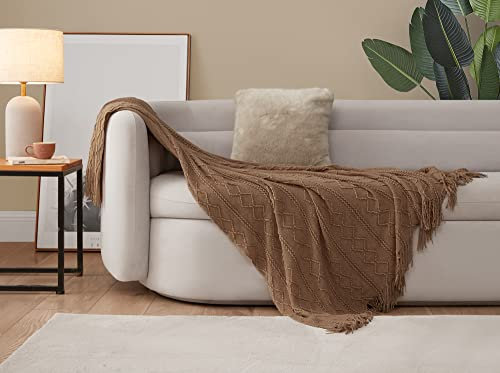 Dream Sunset Strickdecke 127 x 152 cm, für Couch, Sofa, Bett und Dekoration. Super weich, bequem und leicht, originelles Muster mit Quastenfransen. Macchiato-Braun
