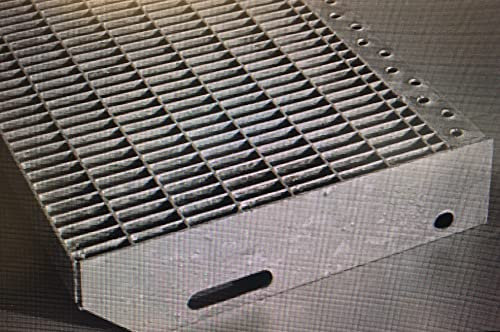 SPH Metallstufe Gitterroststufe verzinkt 800x270mm Maschenweite 30x10mm