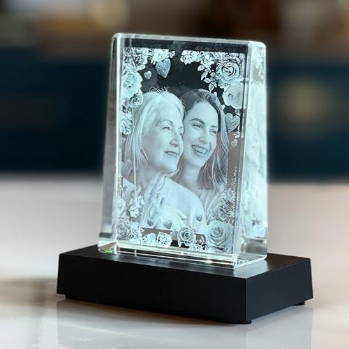 contento | Glasfoto personalisiert mit Foto & Rosenrahmen - 2D Foto in Glas gelasert, Kristallfoto mit LED Leuchtsockel, edles Geschenk für Mama, Oma, Hochzeit, Erinnerung | Maße, 10,5 x 8 x 3 cm